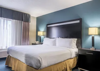 Holiday Inn Express & Suites Roanoke Rapids SE by IHG hotel thumbnail 8