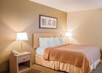 Quality Inn Port Clinton Waterfront hotel thumbnail 8