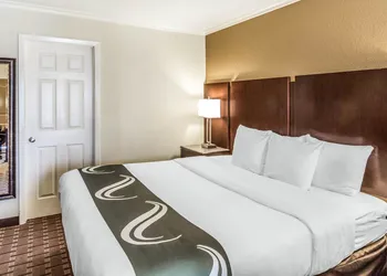Quality Inn & Suites Abilene North hotel thumbnail 6