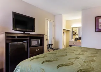 Quality Inn Culpeper hotel thumbnail 5