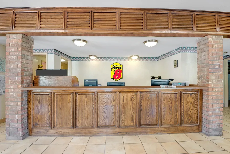 Super 8 by Wyndham Universal City hotel detail image 2