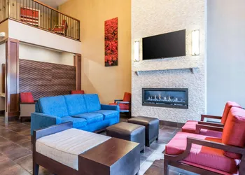 Comfort Suites Yakima hotel thumbnail 7