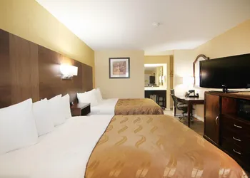 Quality Inn & Suites Franklin hotel thumbnail 8