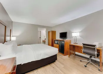 Quality Inn Easton hotel thumbnail 8