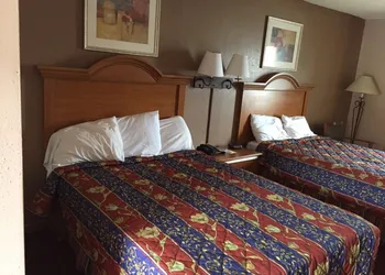 Econo Lodge Franklin hotel thumbnail 2
