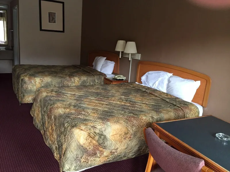 Econo Lodge Franklin hotel detail image 6