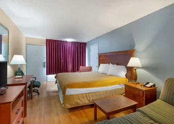 Rodeway Inn Colonial Heights I-95 hotel thumbnail 7