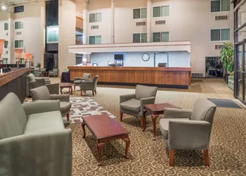Days Inn by Wyndham Kirksville hotel thumbnail 2