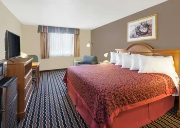 Days Inn by Wyndham Albion hotel thumbnail 7