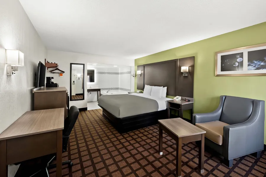 Quality Inn Raeford hotel detail image 6