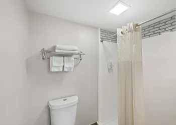 Quality Inn Raeford hotel thumbnail 8