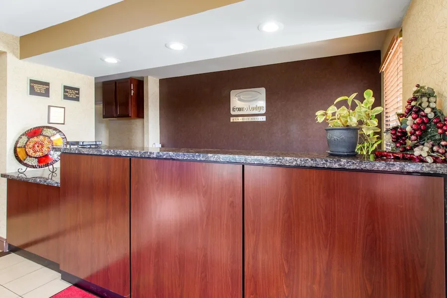 Econo Lodge Lenoir City - Knoxville Area hotel detail image 2