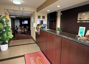 Econo Lodge Lenoir City - Knoxville Area hotel thumbnail 7