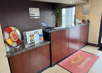 Econo Lodge Lenoir City - Knoxville Area hotel thumbnail 8