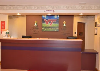 Econo Lodge Christiansburg-Blacksburg I-81 hotel thumbnail 6