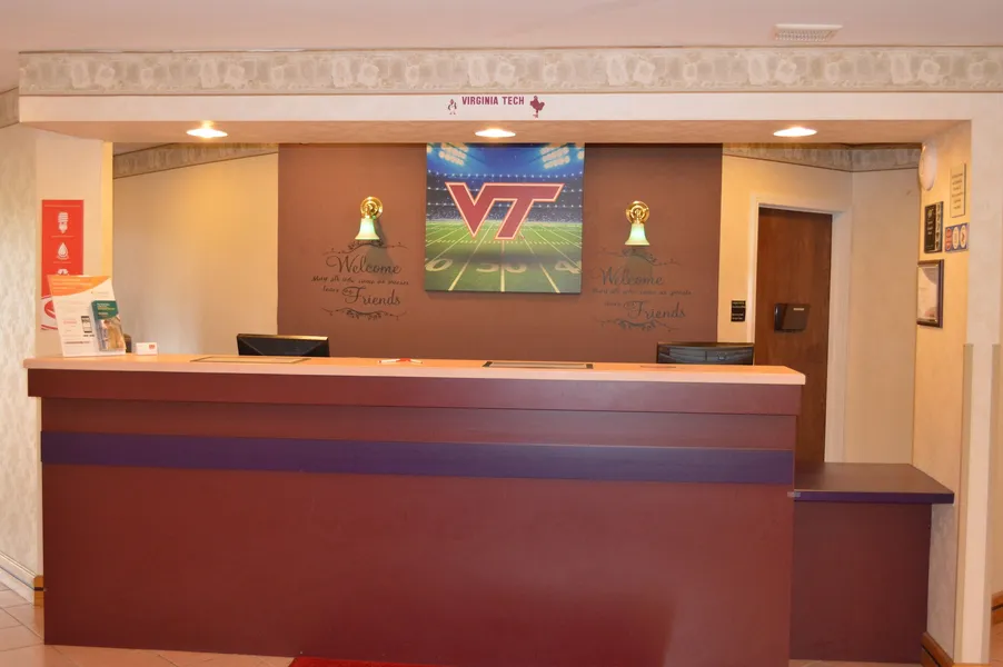 Econo Lodge Christiansburg-Blacksburg I-81 hotel detail image 6