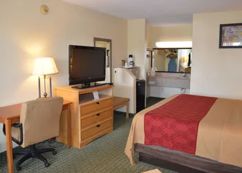 Econo Lodge Christiansburg-Blacksburg I-81 hotel thumbnail 8
