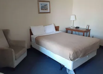 Travelodge by Wyndham Virginia Beach Bay Beach hotel thumbnail 6