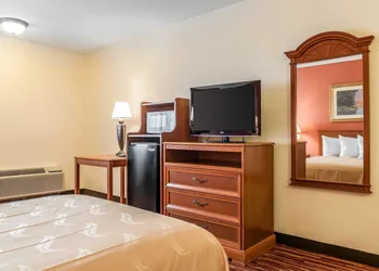 Quality Inn Gallipolis hotel thumbnail 7