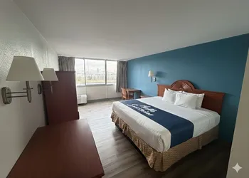 Days Inn by Wyndham Sidney OH hotel thumbnail 5