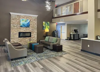 Quality Inn & Suites Lexington South hotel thumbnail 5