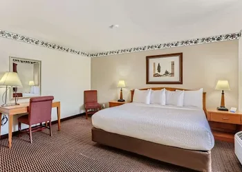 Baymont by Wyndham Loveland/Fort Collins Area hotel thumbnail 4