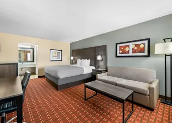 Quality Inn Marshall hotel thumbnail 6