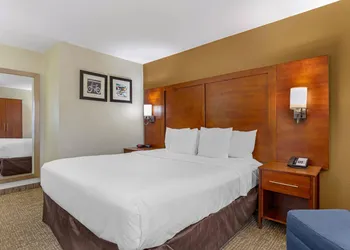 Comfort Inn Wichita Falls North hotel thumbnail 5