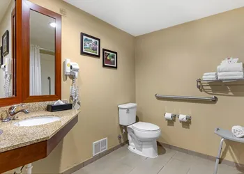 Comfort Inn Wichita Falls North hotel thumbnail 8