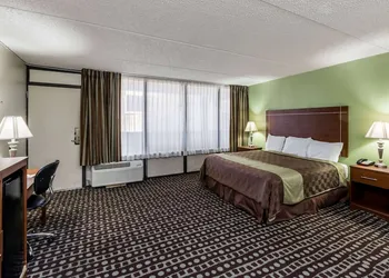Days Inn by Wyndham Midland hotel thumbnail 5