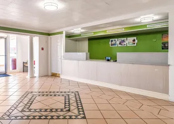 Studio 6 Fort Worth, TX - West Medical Center hotel thumbnail 3