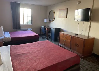 Econo Lodge Kalamazoo near Wings Stadium hotel thumbnail 6