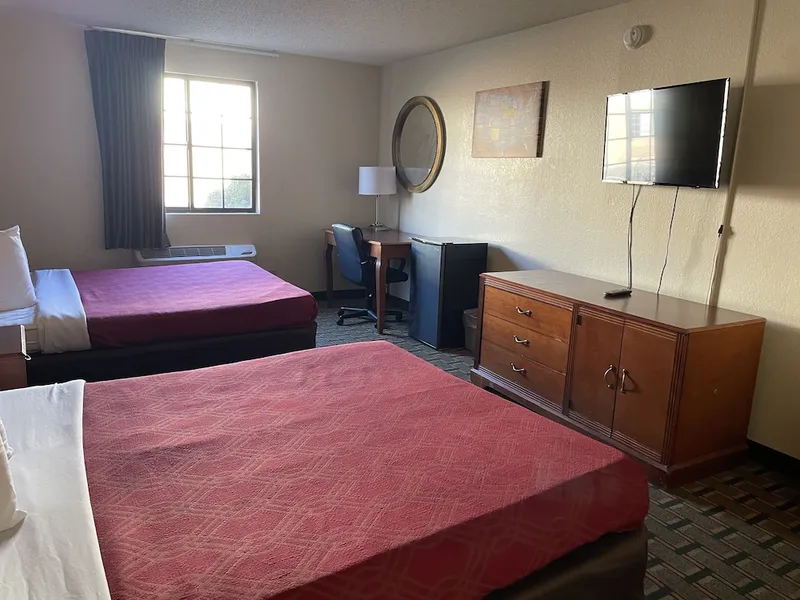 Econo Lodge Kalamazoo near Wings Stadium hotel detail image 6