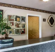 Econo Lodge Paw Paw hotel detail image 4