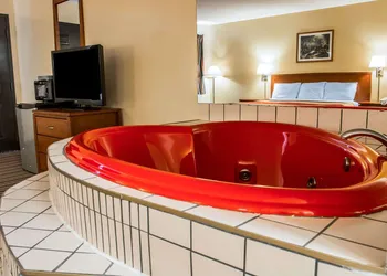 Econo Lodge Paw Paw hotel thumbnail 5