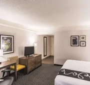 La Quinta Inn & Suites by Wyndham Flagstaff hotel detail image 5