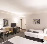 La Quinta Inn & Suites by Wyndham Flagstaff hotel detail image 7