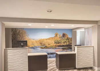 La Quinta Inn & Suites by Wyndham Flagstaff hotel thumbnail 3