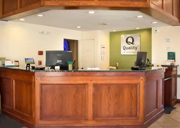 Quality Inn and Suites Garden of the Gods hotel thumbnail 3