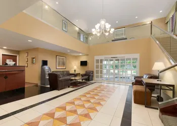 Hawthorn Extended Stay by Wyndham College Station hotel thumbnail 2