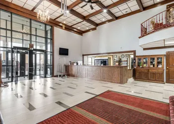 Econo Lodge Truman Inn hotel thumbnail 5
