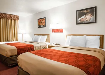 Econo Lodge Truman Inn hotel thumbnail 6