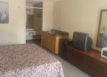 Americourt Extended Stays hotel thumbnail 6