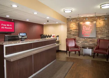 Red Roof Inn Kalamazoo West - Western Michigan U hotel thumbnail 2