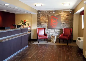 Red Roof Inn Kalamazoo West - Western Michigan U hotel thumbnail 3
