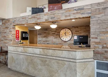 Econo Lodge North Academy hotel thumbnail 2