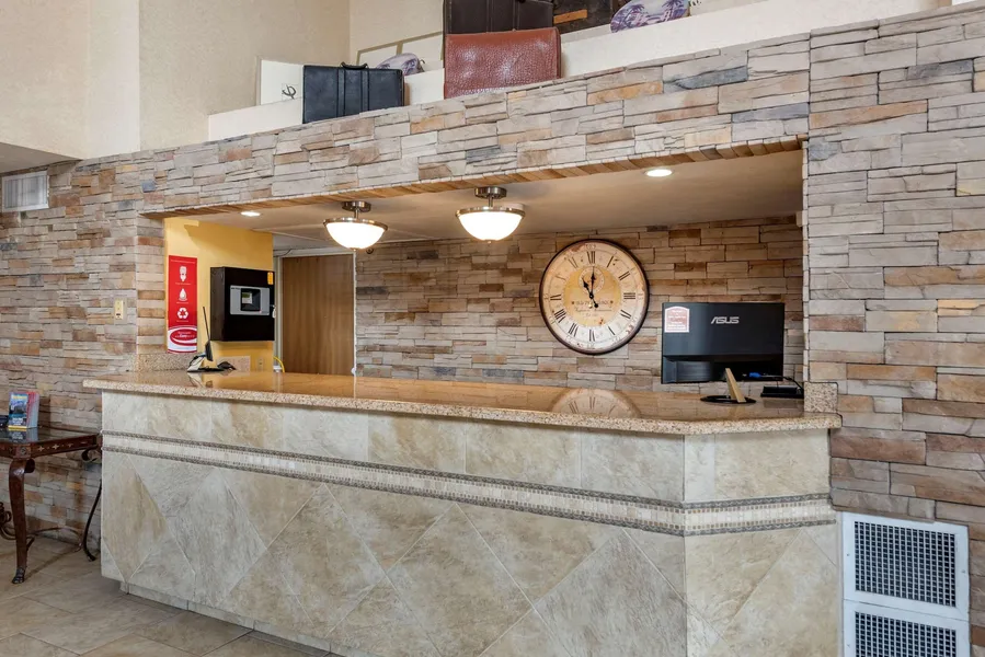 Econo Lodge North Academy hotel detail image 2