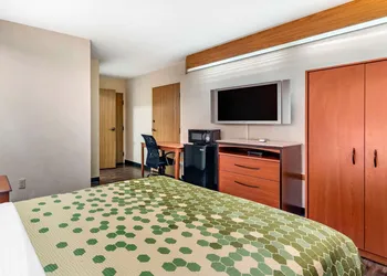 Econo Lodge North Academy hotel thumbnail 6