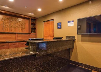 Best Western Plus Deer Park Hotel & Suites hotel thumbnail 3