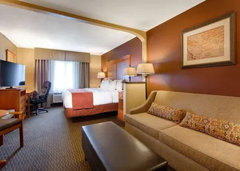 Best Western Plus Deer Park Hotel & Suites hotel thumbnail 7